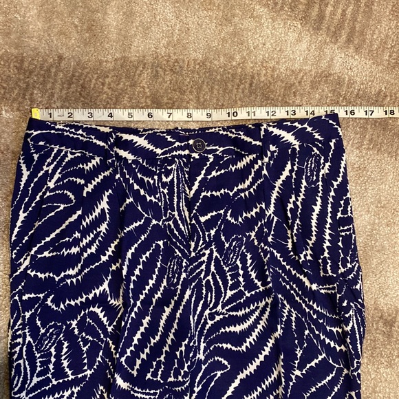 Lilly Pulitzer Navy Blues Printed Pleated Cropped Pants Size 4 NWOT - Picture 2 of 14